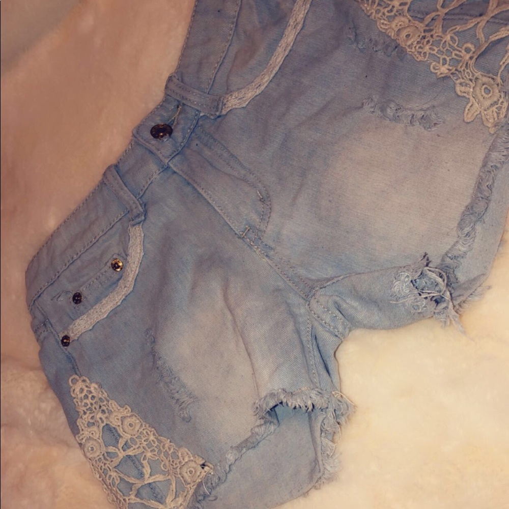 Shorts - Picture 2 of 4
